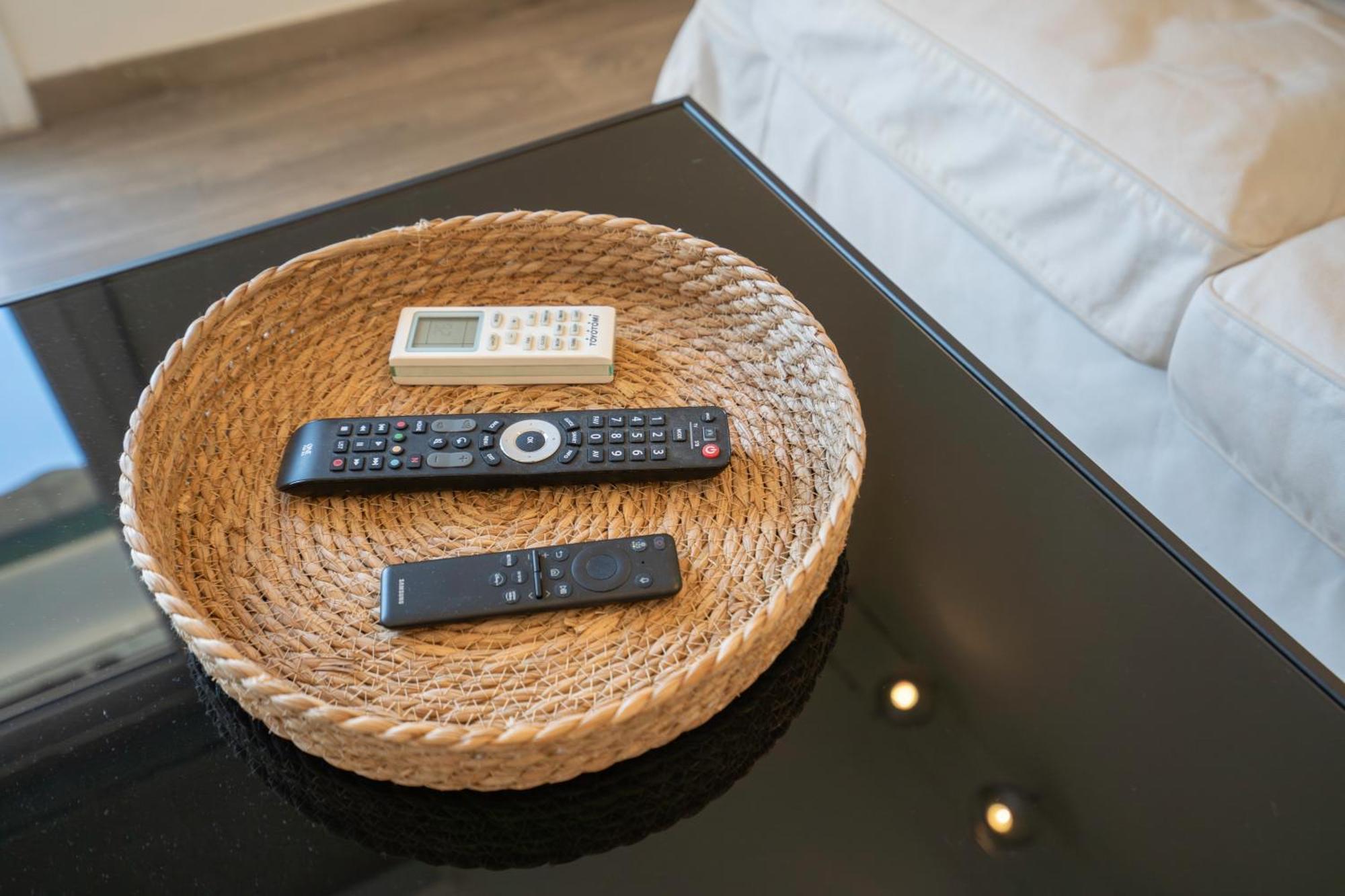 City Oasis: Newly Renovated 2Br Apt In City Center アテネ エクステリア 写真