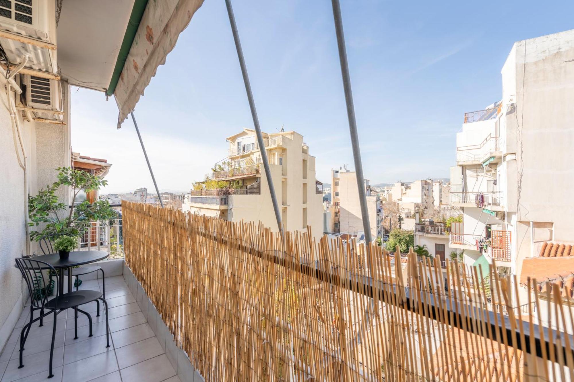 City Oasis: Newly Renovated 2Br Apt In City Center アテネ エクステリア 写真