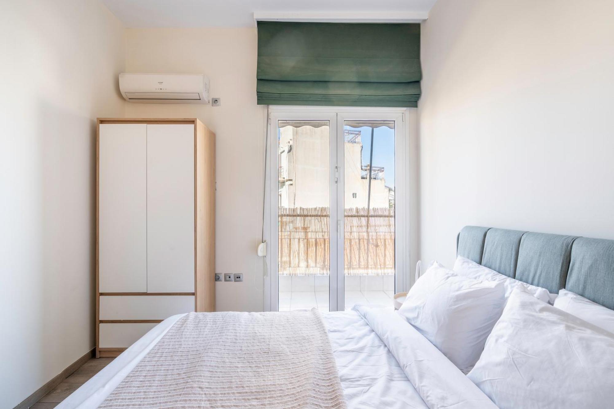 City Oasis: Newly Renovated 2Br Apt In City Center アテネ エクステリア 写真