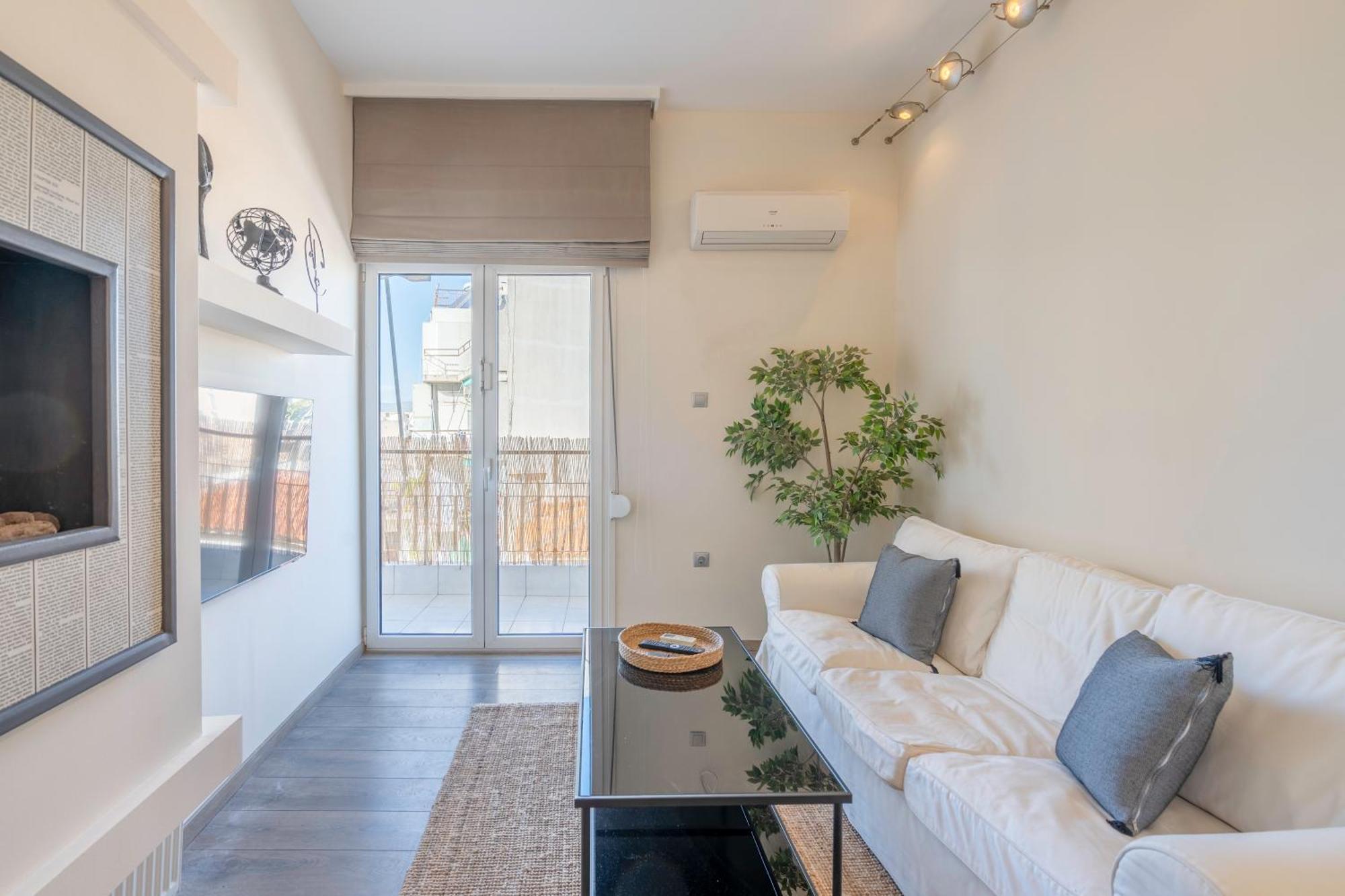 City Oasis: Newly Renovated 2Br Apt In City Center アテネ エクステリア 写真