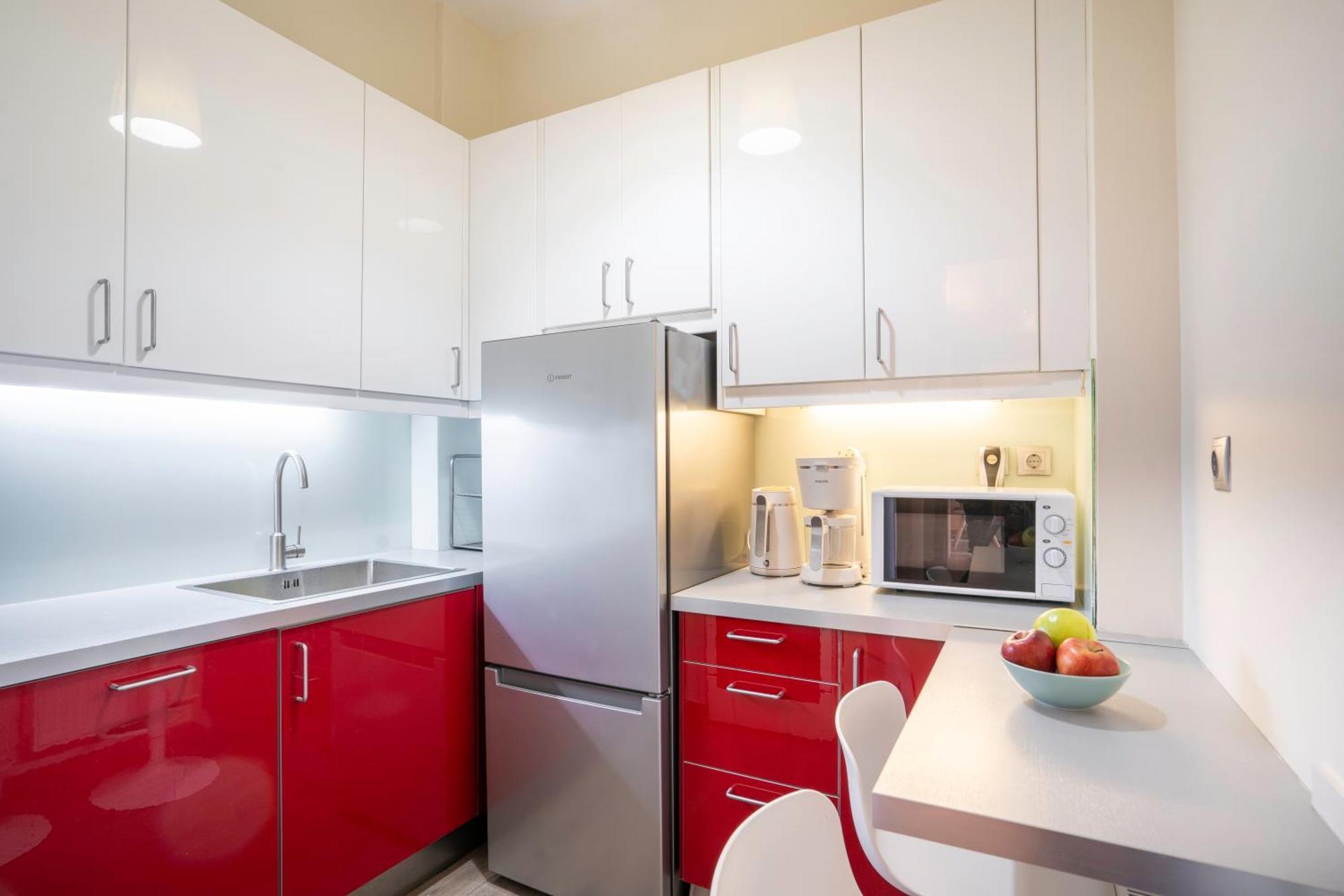 City Oasis: Newly Renovated 2Br Apt In City Center アテネ エクステリア 写真