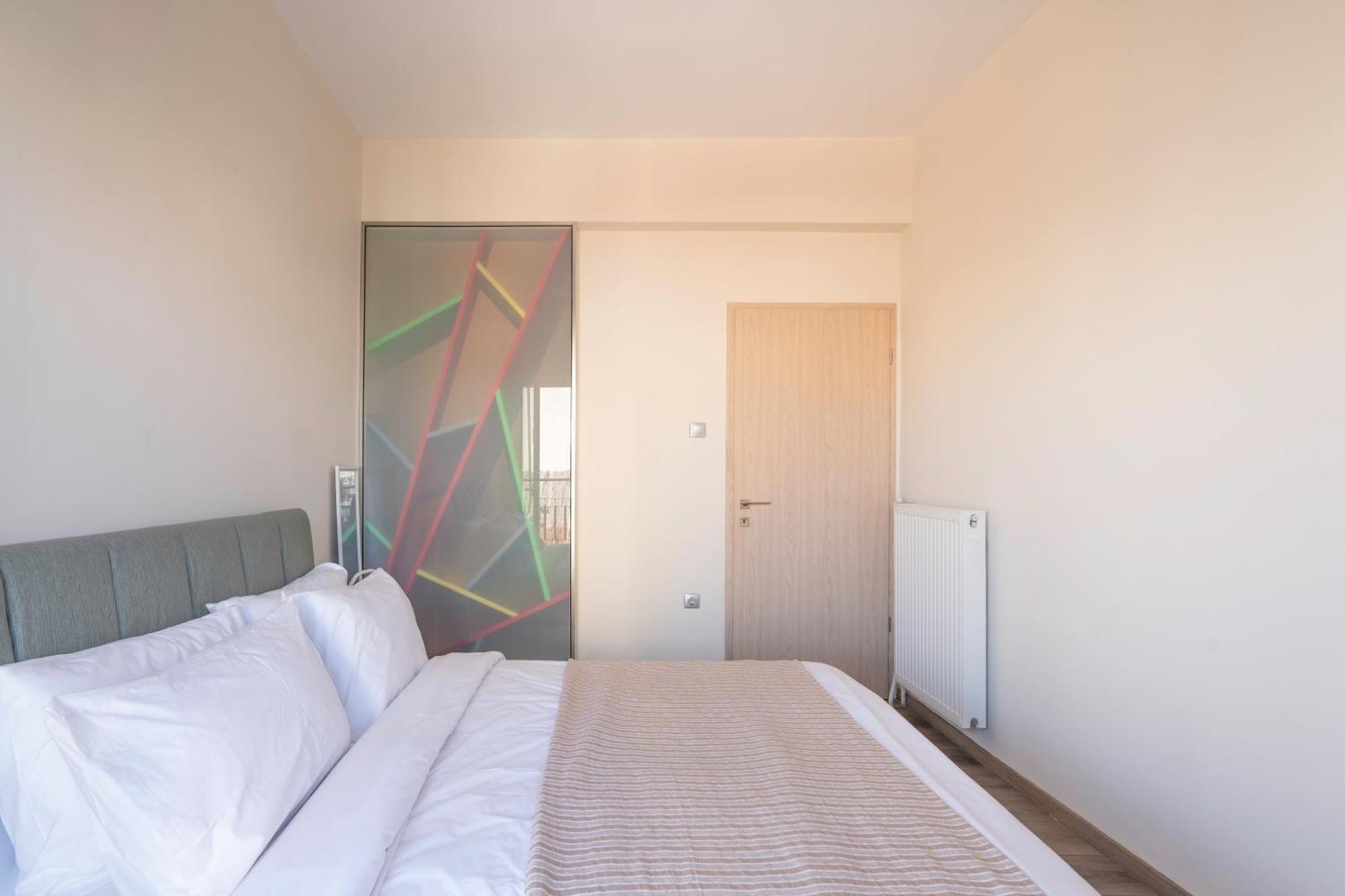 City Oasis: Newly Renovated 2Br Apt In City Center アテネ エクステリア 写真
