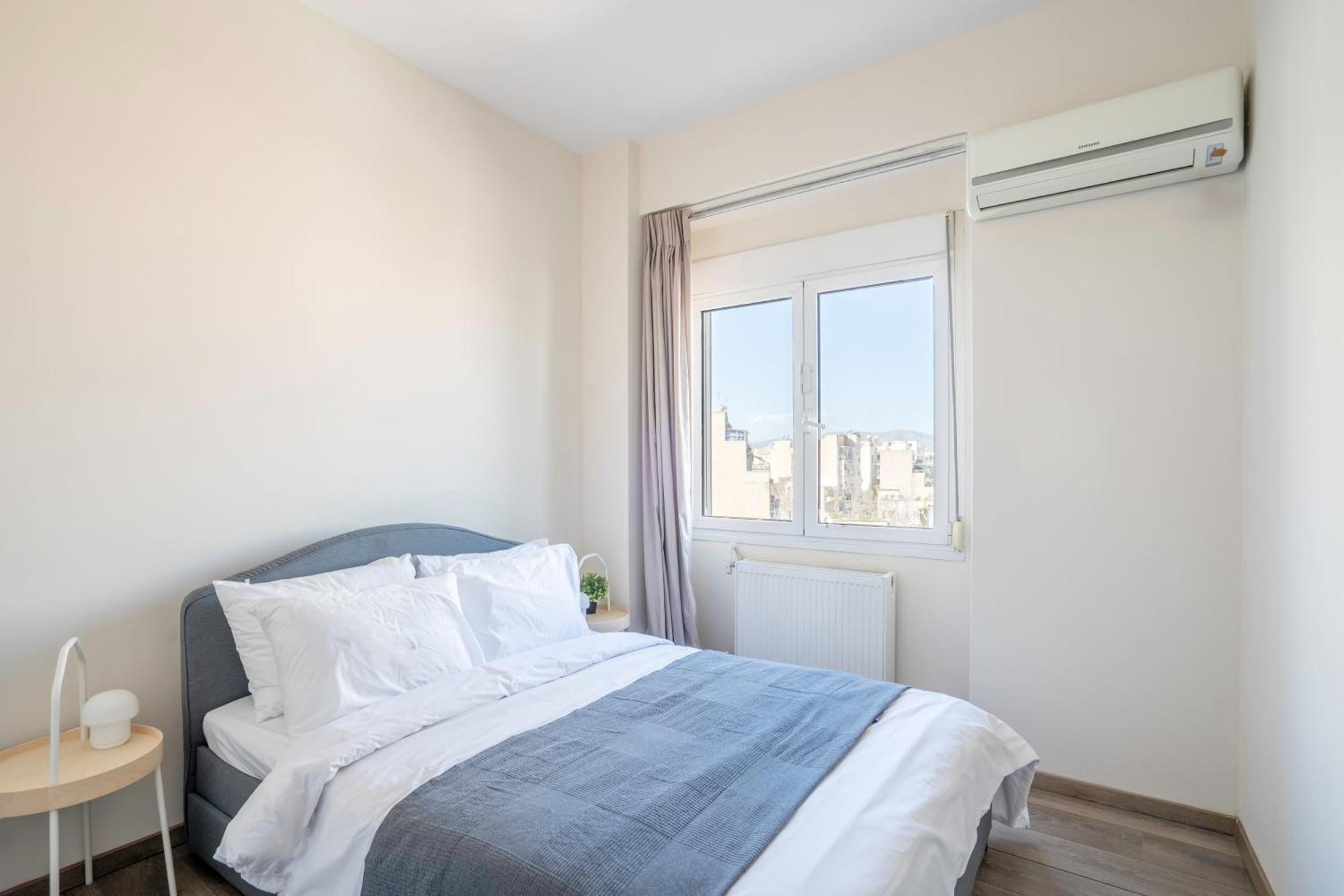 City Oasis: Newly Renovated 2Br Apt In City Center アテネ エクステリア 写真